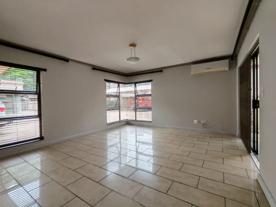 4 Bedroom Property for Sale in Three Rivers Proper Gauteng