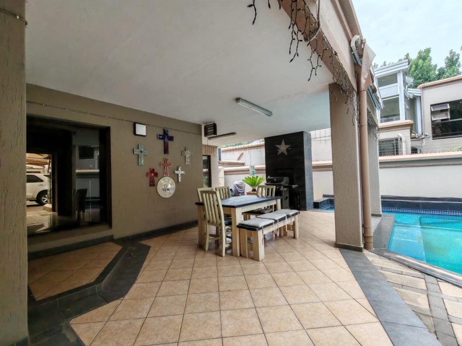 4 Bedroom Property for Sale in Three Rivers Proper Gauteng