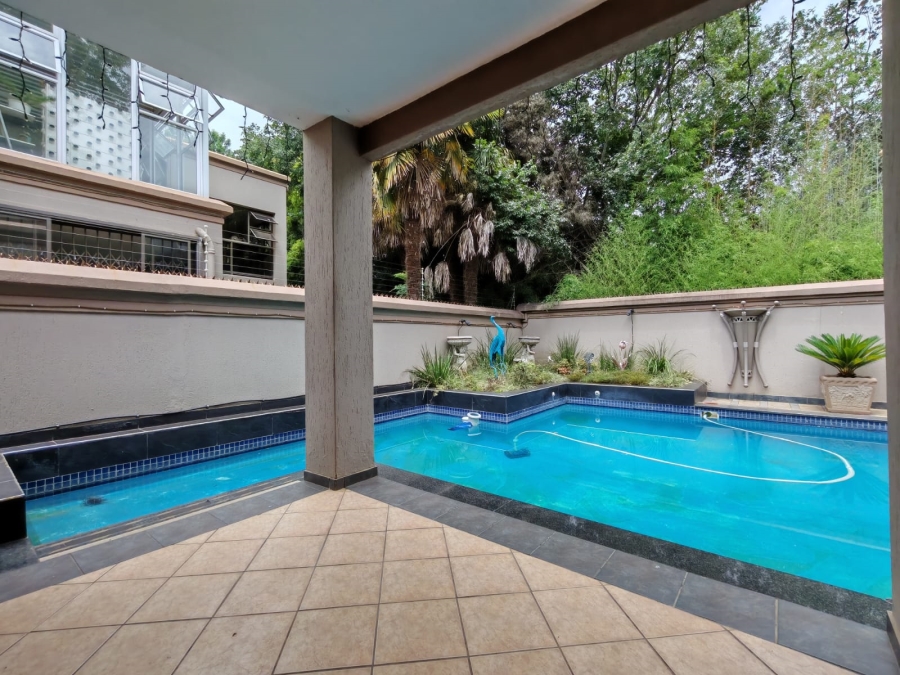 4 Bedroom Property for Sale in Three Rivers Proper Gauteng