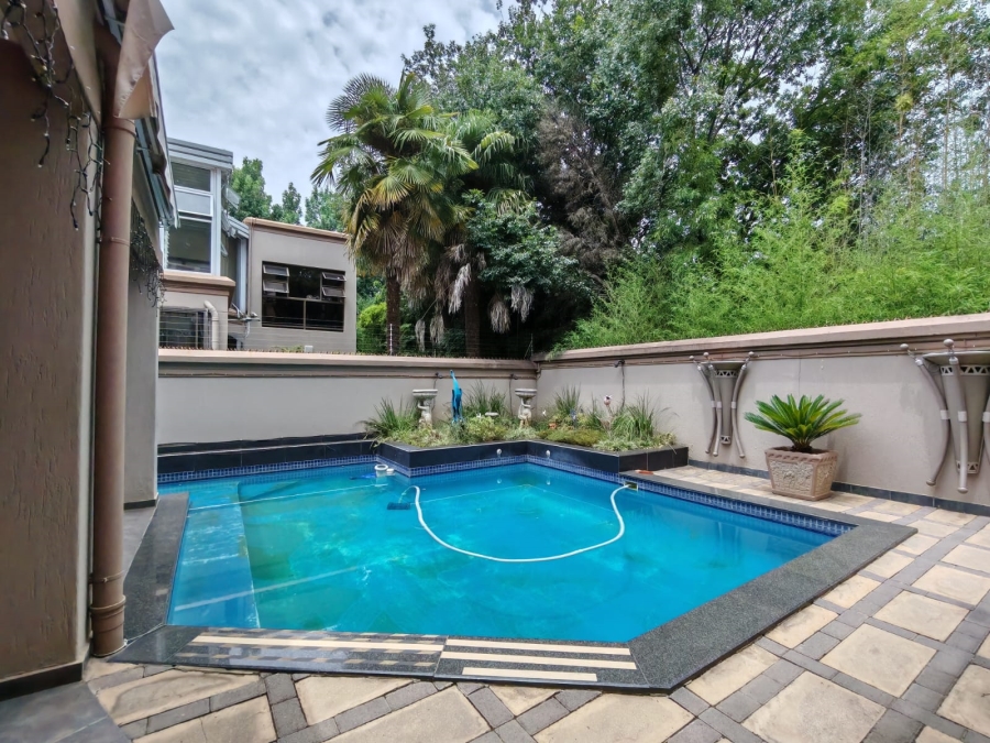 4 Bedroom Property for Sale in Three Rivers Proper Gauteng