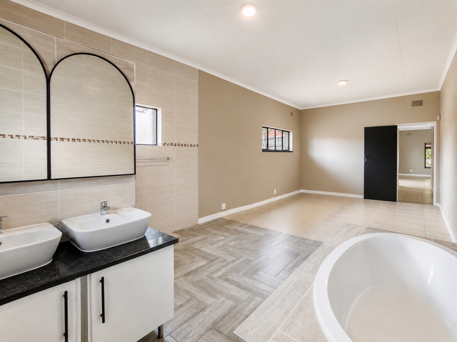 3 Bedroom Property for Sale in Three Rivers Gauteng