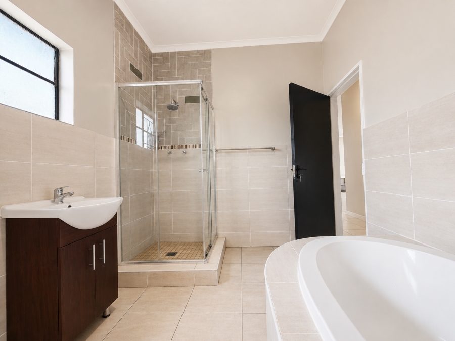 3 Bedroom Property for Sale in Three Rivers Gauteng