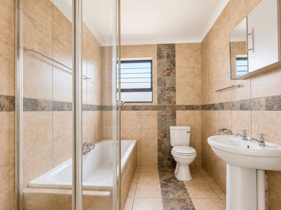 3 Bedroom Property for Sale in Three Rivers Gauteng
