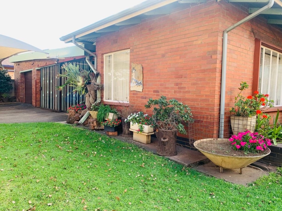 3 Bedroom Property for Sale in Vanderbijlpark CW 4 Gauteng