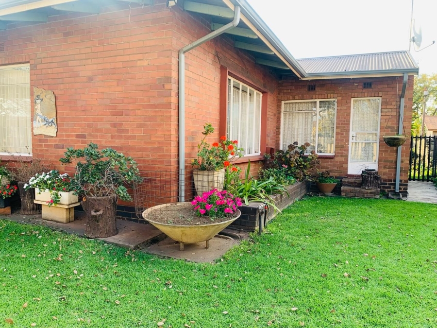 3 Bedroom Property for Sale in Vanderbijlpark CW 4 Gauteng