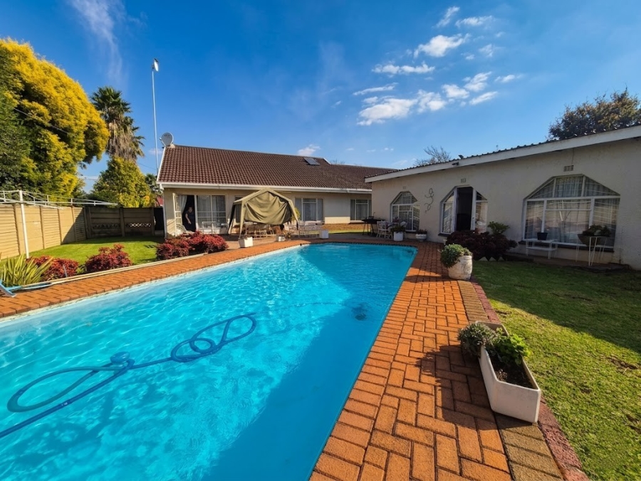3 Bedroom Property for Sale in Sonland Park Gauteng