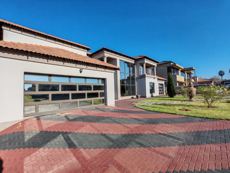 6 Bedroom Property for Sale in Three Rivers East Gauteng