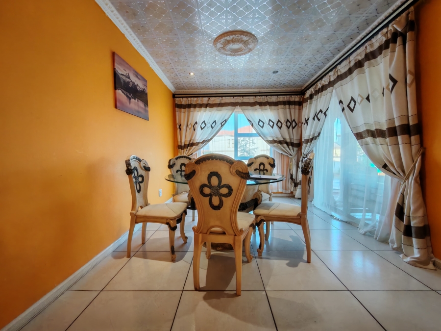 6 Bedroom Property for Sale in Three Rivers East Gauteng