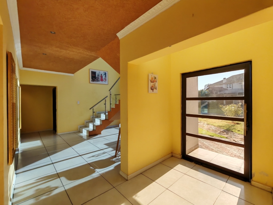 6 Bedroom Property for Sale in Three Rivers East Gauteng