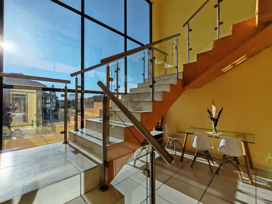 6 Bedroom Property for Sale in Three Rivers East Gauteng