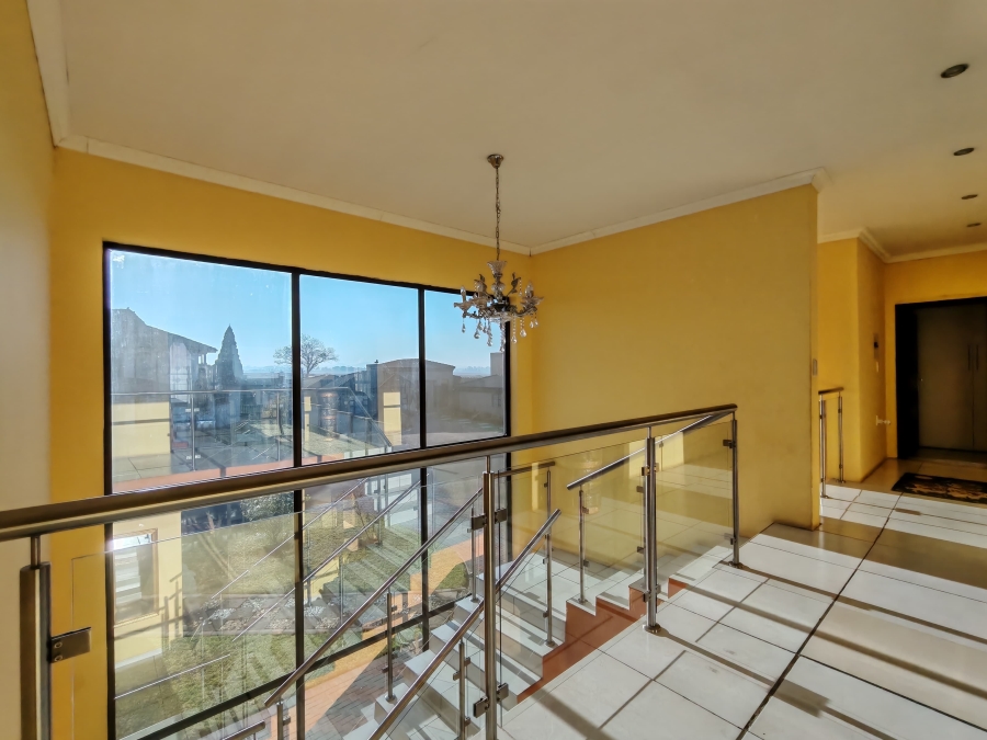 6 Bedroom Property for Sale in Three Rivers East Gauteng