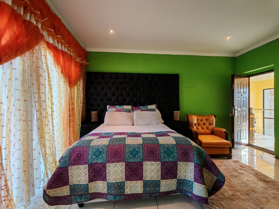 6 Bedroom Property for Sale in Three Rivers East Gauteng