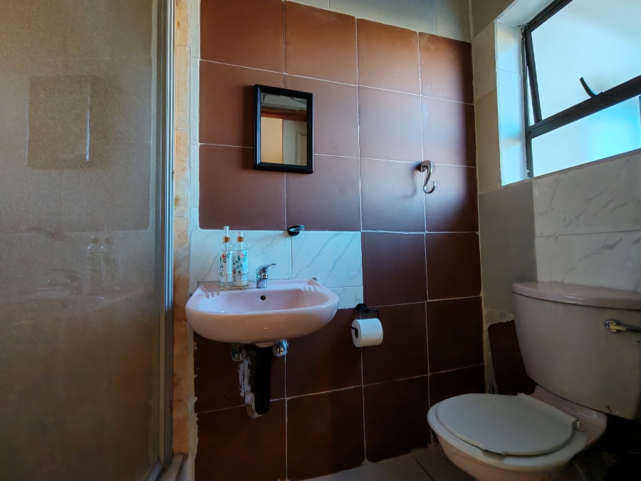 6 Bedroom Property for Sale in Three Rivers East Gauteng