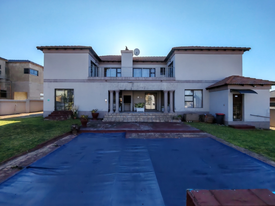 6 Bedroom Property for Sale in Three Rivers East Gauteng