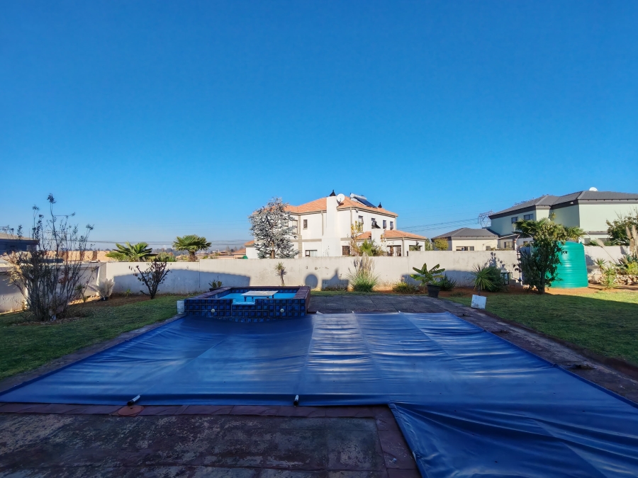 6 Bedroom Property for Sale in Three Rivers East Gauteng