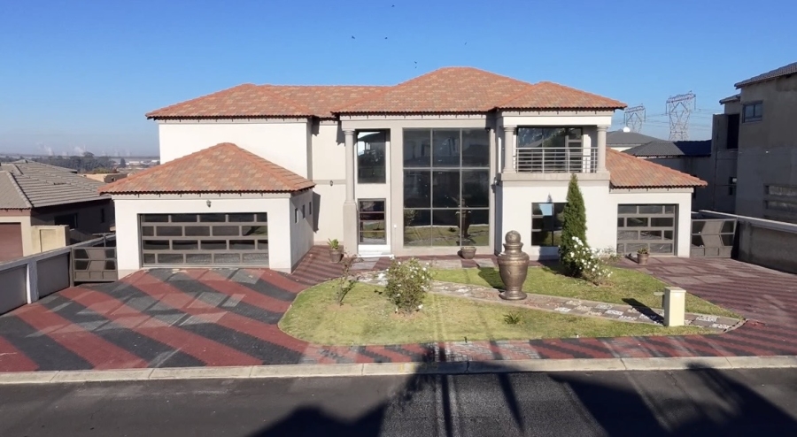 6 Bedroom Property for Sale in Three Rivers East Gauteng