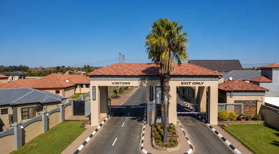 6 Bedroom Property for Sale in Three Rivers East Gauteng