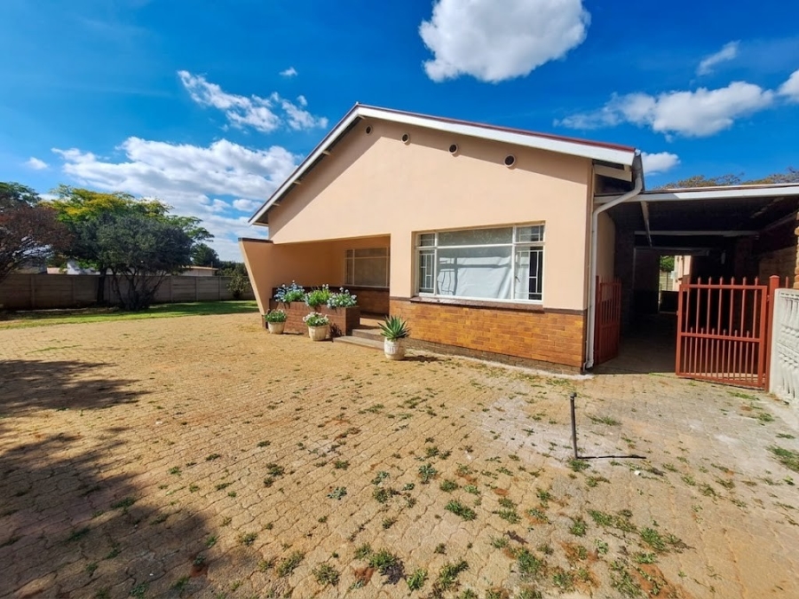 3 Bedroom Property for Sale in Rensburg Gauteng