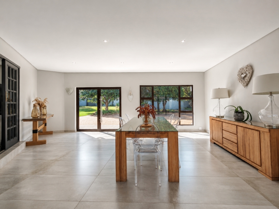5 Bedroom Property for Sale in Three Rivers Proper Gauteng