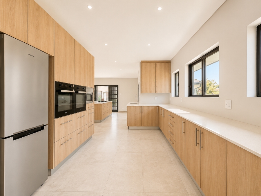 5 Bedroom Property for Sale in Three Rivers Proper Gauteng