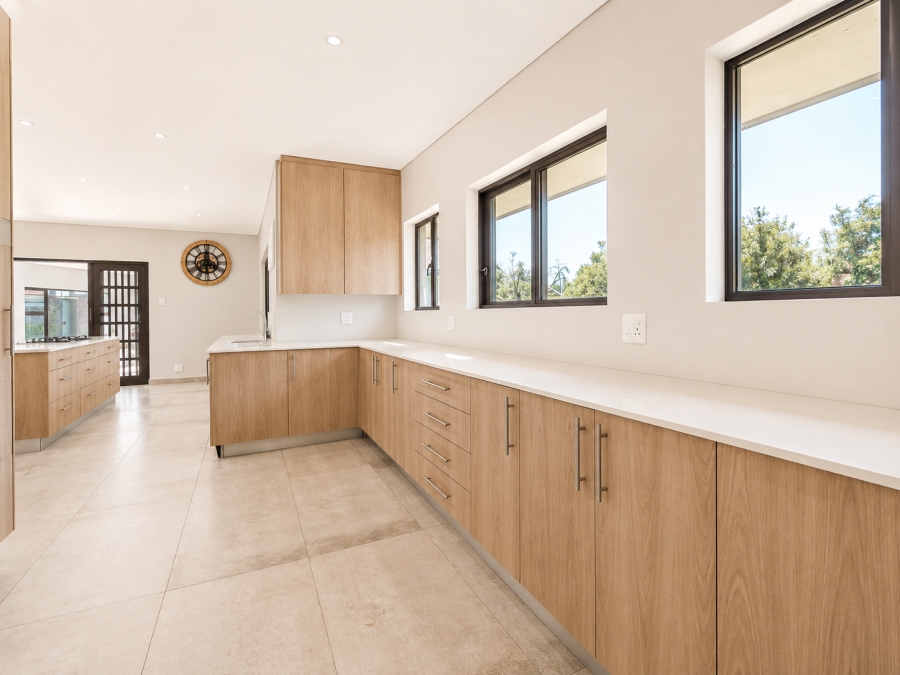 5 Bedroom Property for Sale in Three Rivers Proper Gauteng