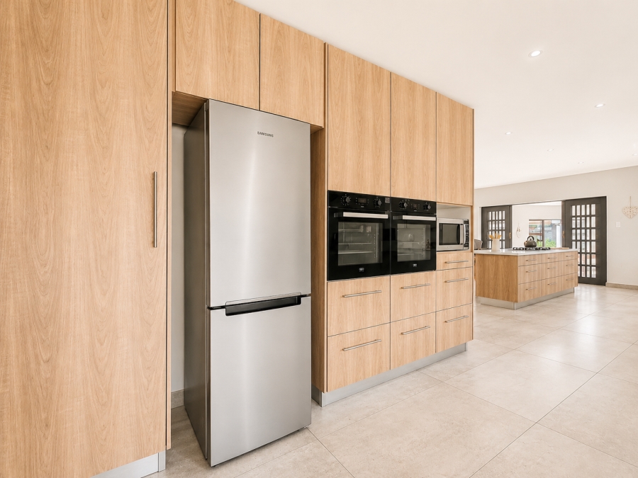 5 Bedroom Property for Sale in Three Rivers Proper Gauteng