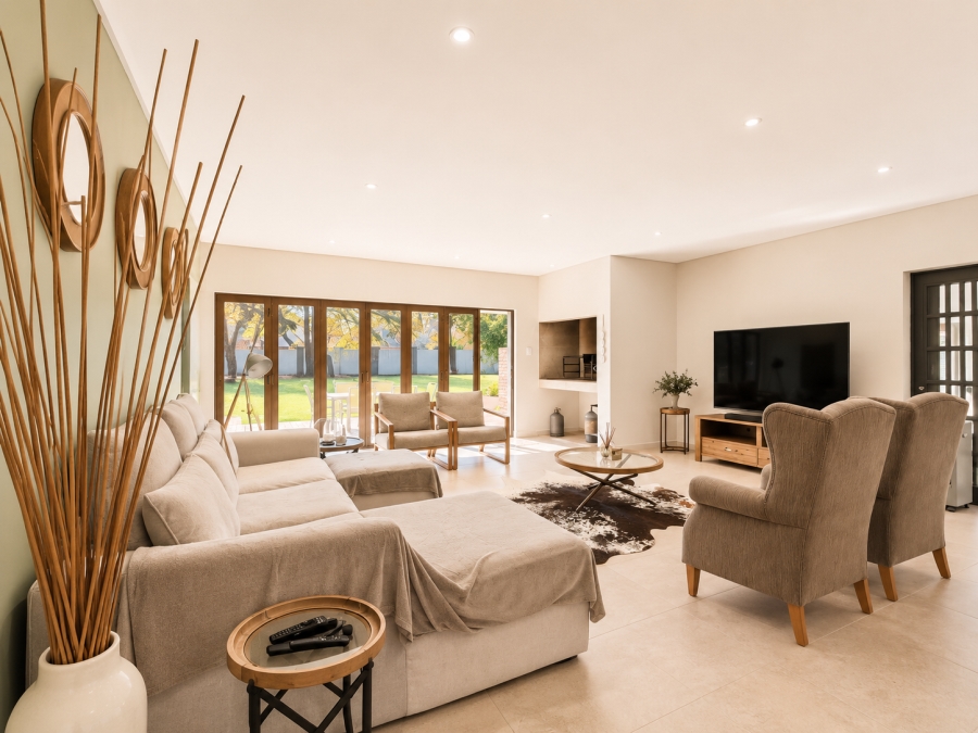 5 Bedroom Property for Sale in Three Rivers Proper Gauteng