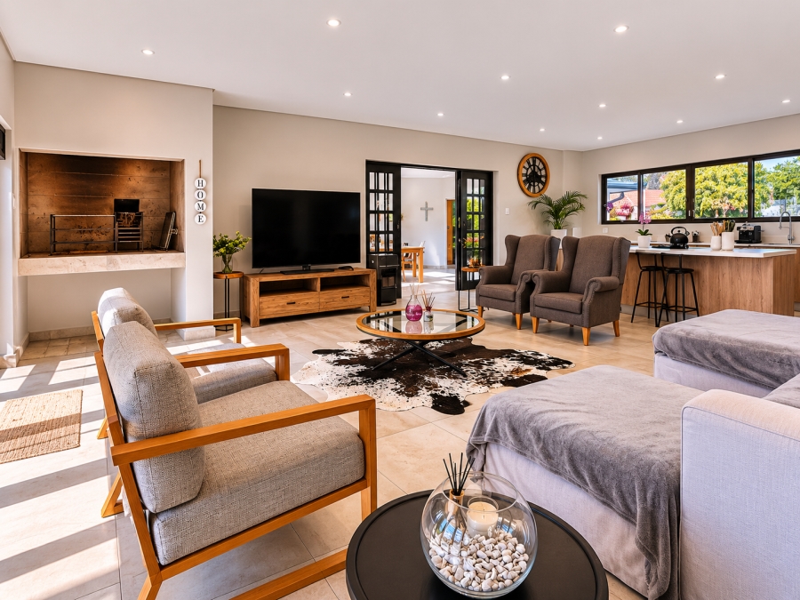 5 Bedroom Property for Sale in Three Rivers Proper Gauteng