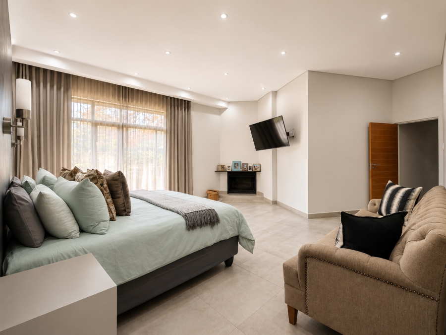 5 Bedroom Property for Sale in Three Rivers Proper Gauteng