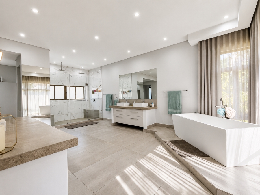 5 Bedroom Property for Sale in Three Rivers Proper Gauteng