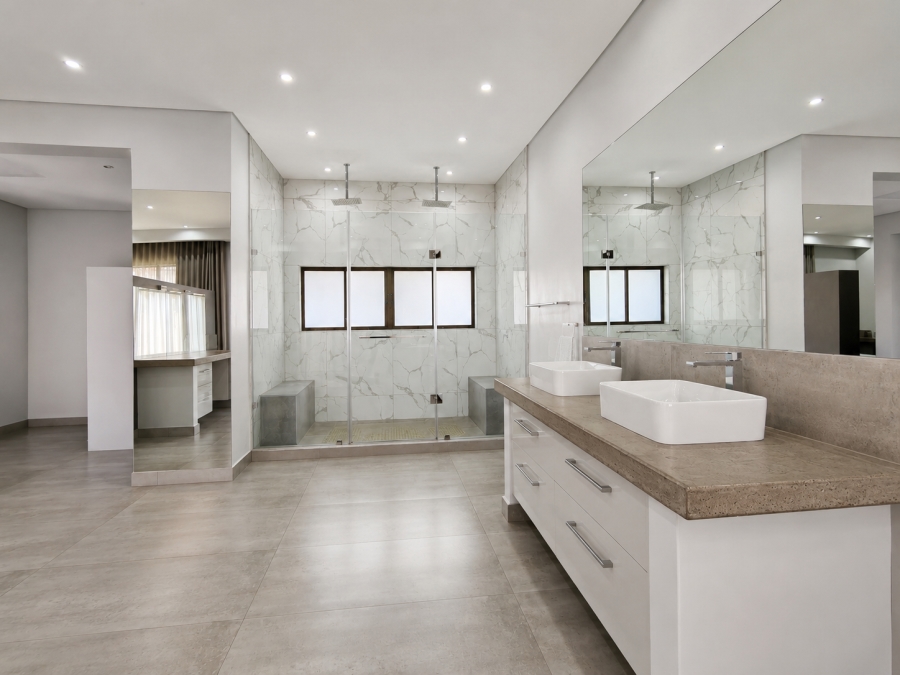 5 Bedroom Property for Sale in Three Rivers Proper Gauteng