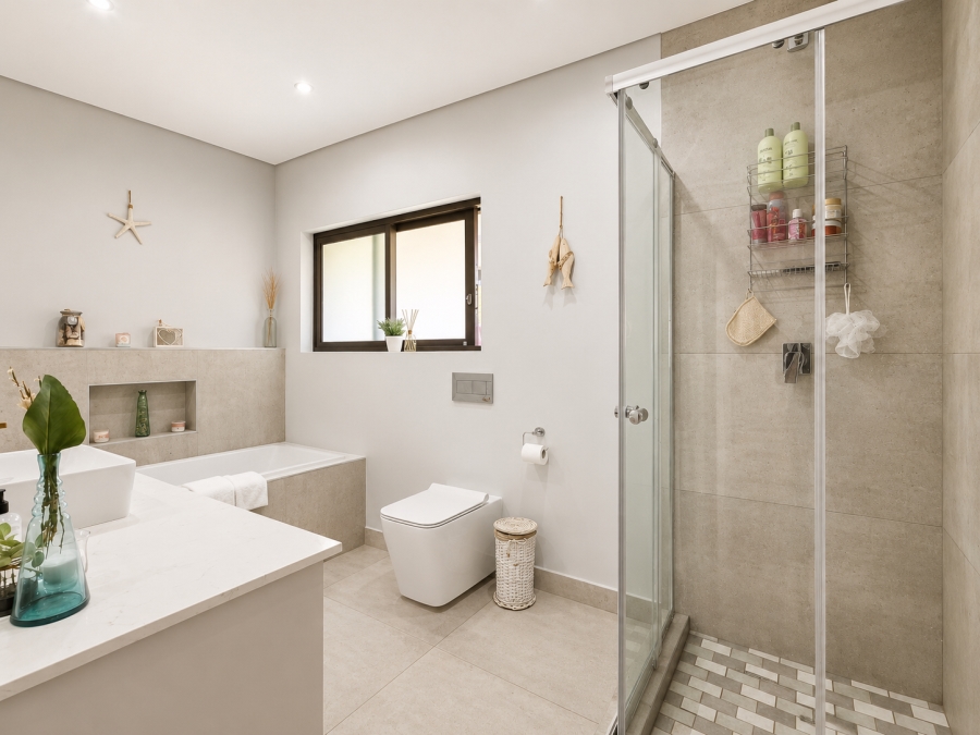 5 Bedroom Property for Sale in Three Rivers Proper Gauteng