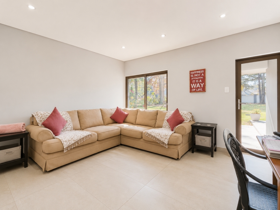 5 Bedroom Property for Sale in Three Rivers Proper Gauteng