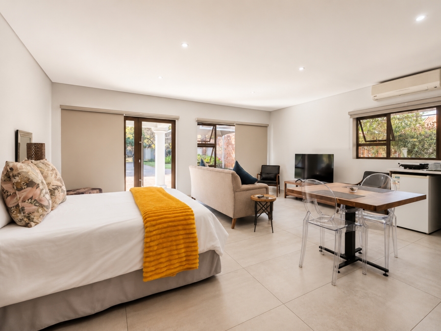 5 Bedroom Property for Sale in Three Rivers Proper Gauteng