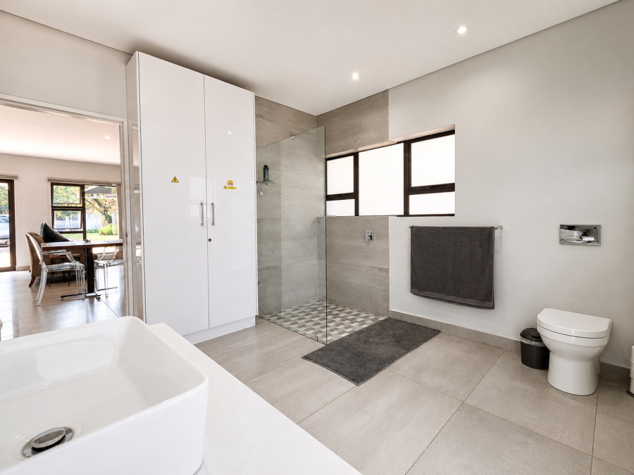 5 Bedroom Property for Sale in Three Rivers Proper Gauteng
