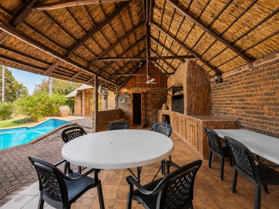5 Bedroom Property for Sale in Three Rivers Proper Gauteng