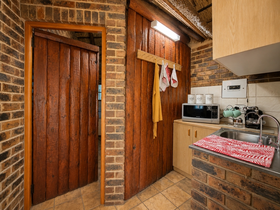 5 Bedroom Property for Sale in Three Rivers Proper Gauteng