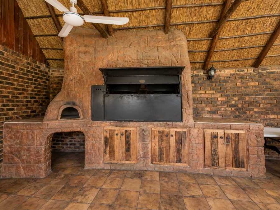 5 Bedroom Property for Sale in Three Rivers Proper Gauteng
