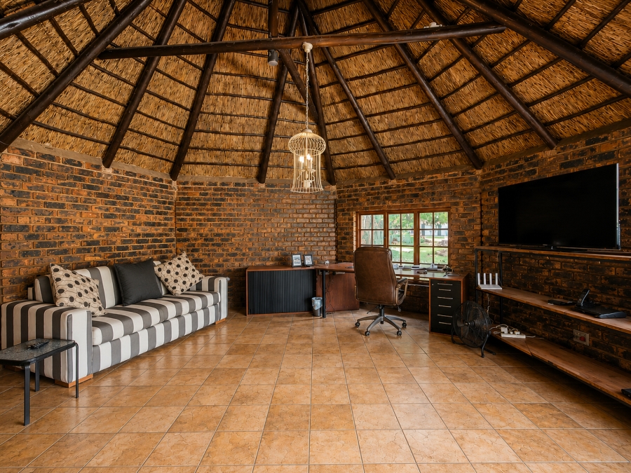 5 Bedroom Property for Sale in Three Rivers Proper Gauteng