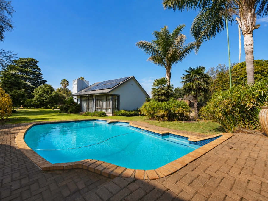 5 Bedroom Property for Sale in Three Rivers Proper Gauteng