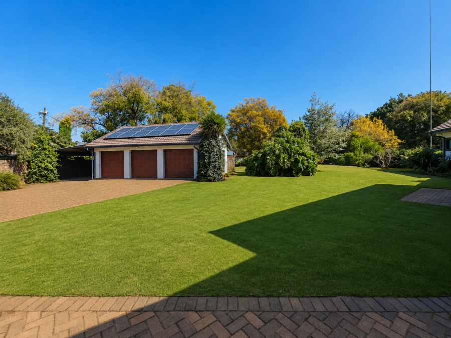 5 Bedroom Property for Sale in Three Rivers Proper Gauteng