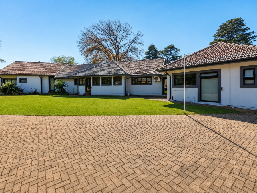 5 Bedroom Property for Sale in Three Rivers Proper Gauteng