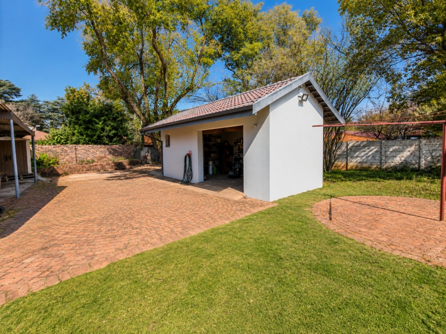 5 Bedroom Property for Sale in Three Rivers Proper Gauteng