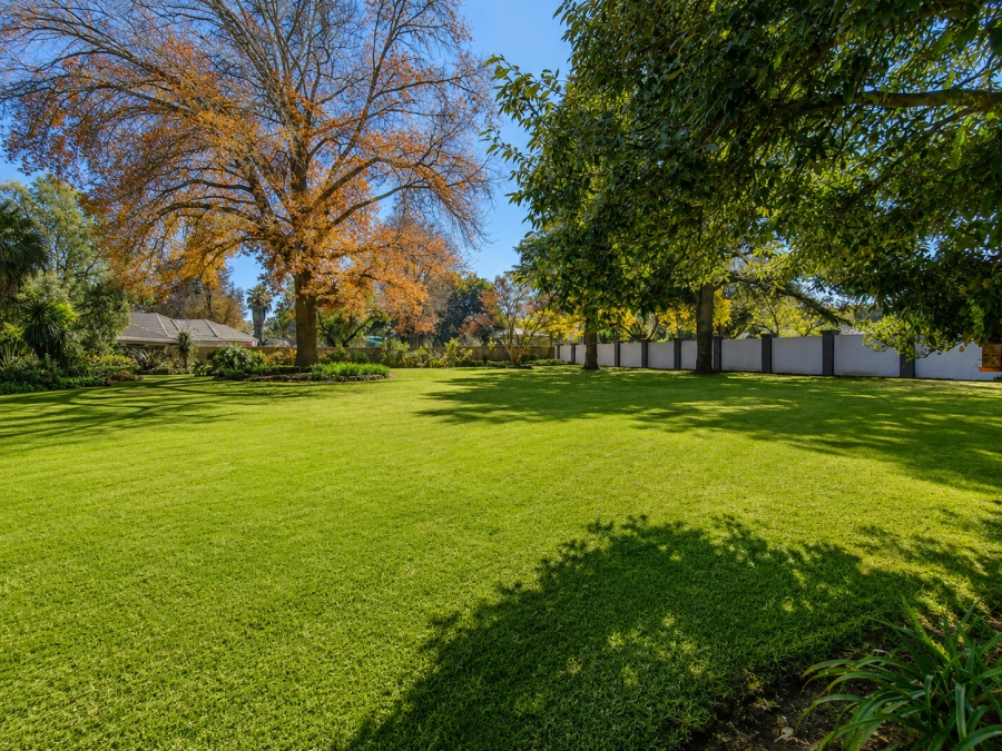 5 Bedroom Property for Sale in Three Rivers Proper Gauteng