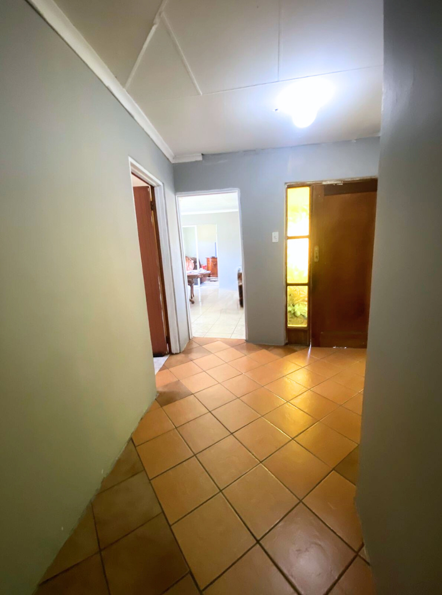 8 Bedroom Property for Sale in Bedworth Park Gauteng