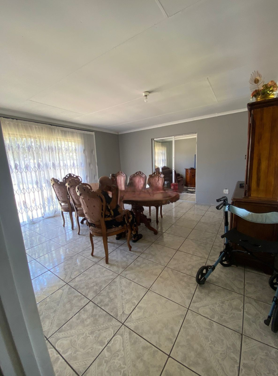 8 Bedroom Property for Sale in Bedworth Park Gauteng