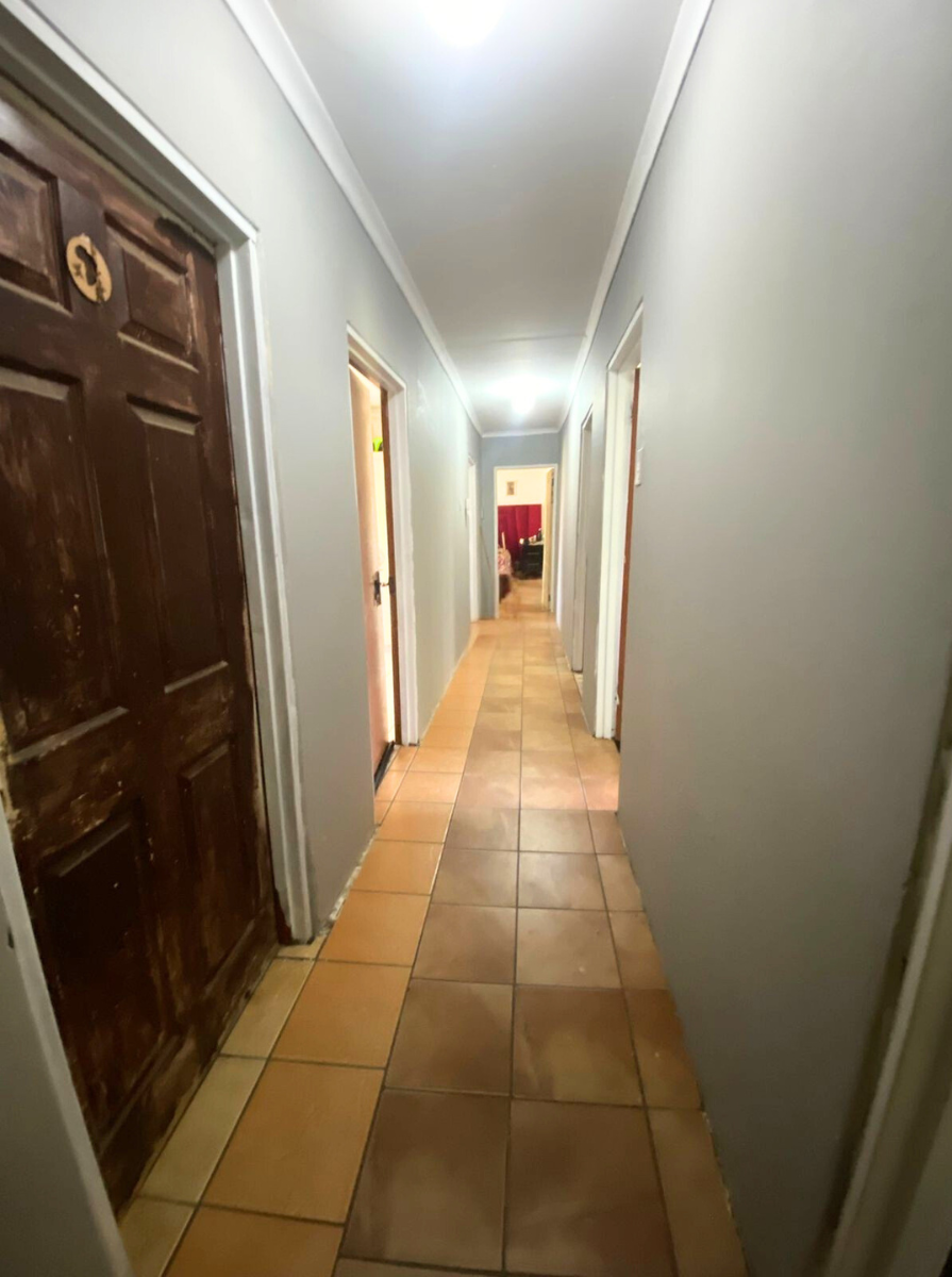 8 Bedroom Property for Sale in Bedworth Park Gauteng