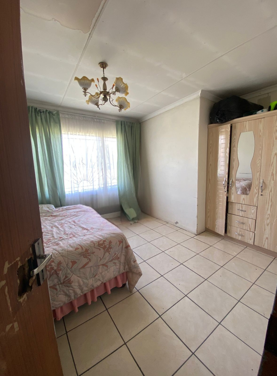 8 Bedroom Property for Sale in Bedworth Park Gauteng