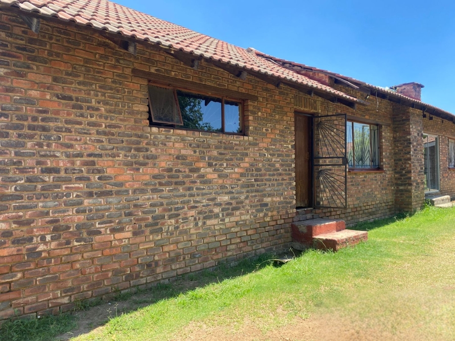 8 Bedroom Property for Sale in Bedworth Park Gauteng