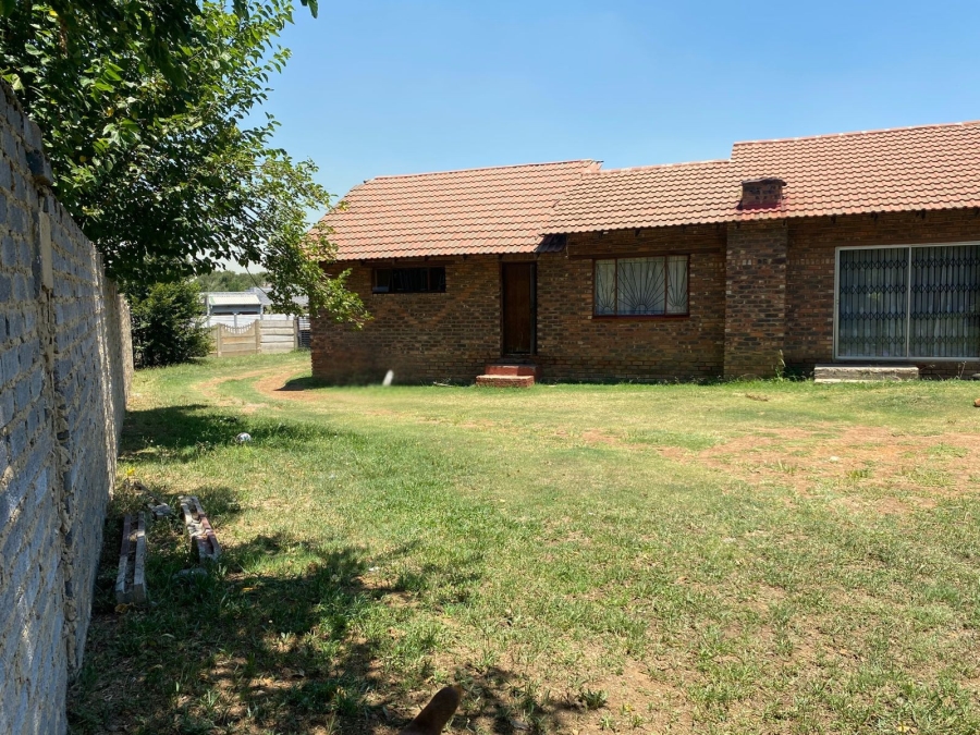 8 Bedroom Property for Sale in Bedworth Park Gauteng
